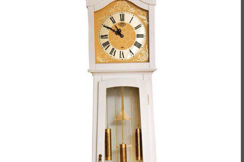 ساعت چوبی مدل ویکتوریا سفید
