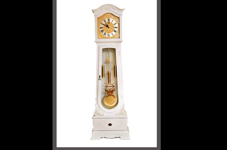 ساعت چوبی مدل ویکتوریا سفید